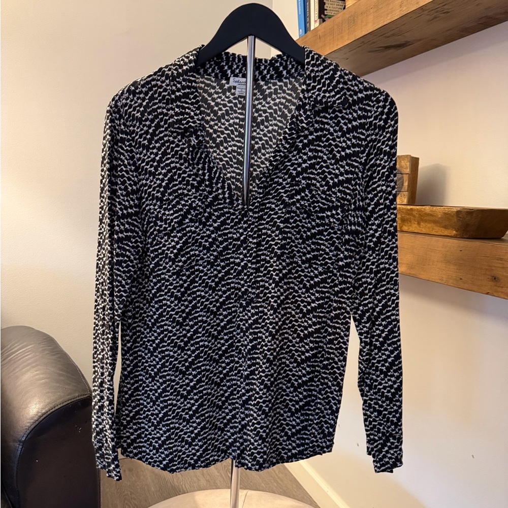 Black and White Patterned Women's Top